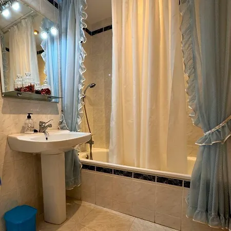 Tropicana Apartment *